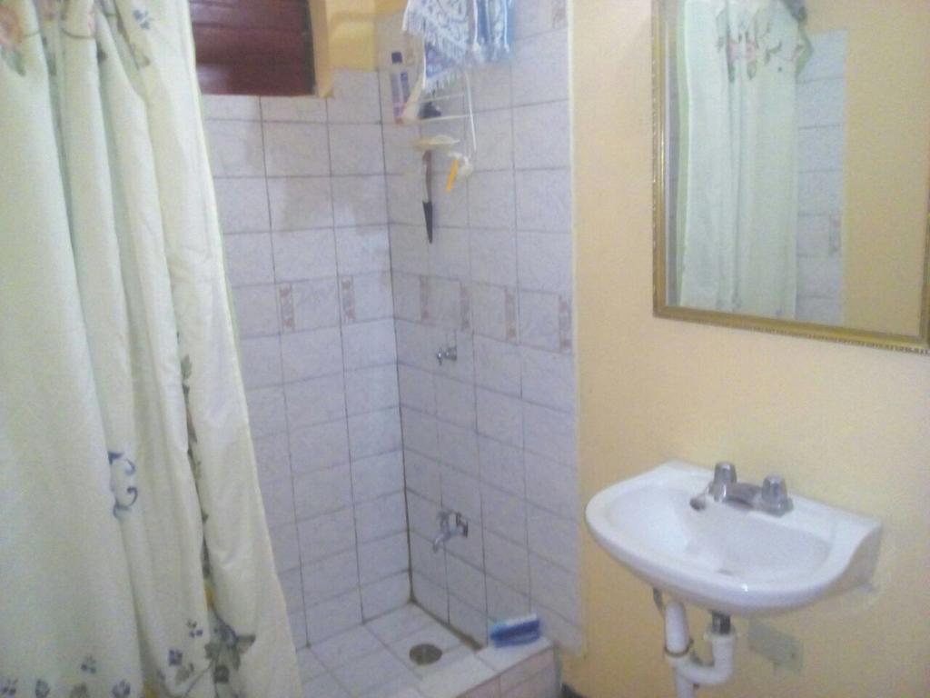 Leslies' Home Portmore Exterior foto